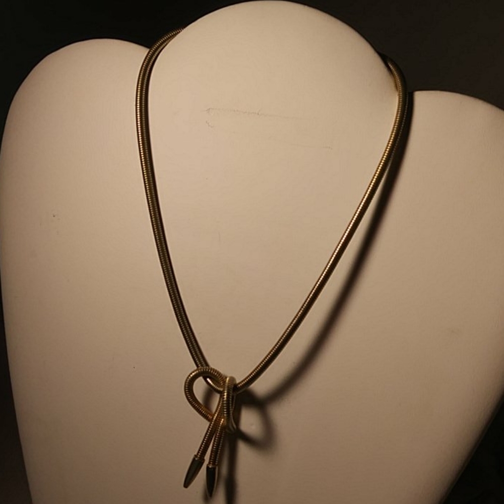 Unique Gold Tone Necklace w/Knot Dangle Pendant - Picture 2 of 7
